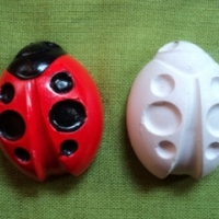 Божья коровка 3D раскраска